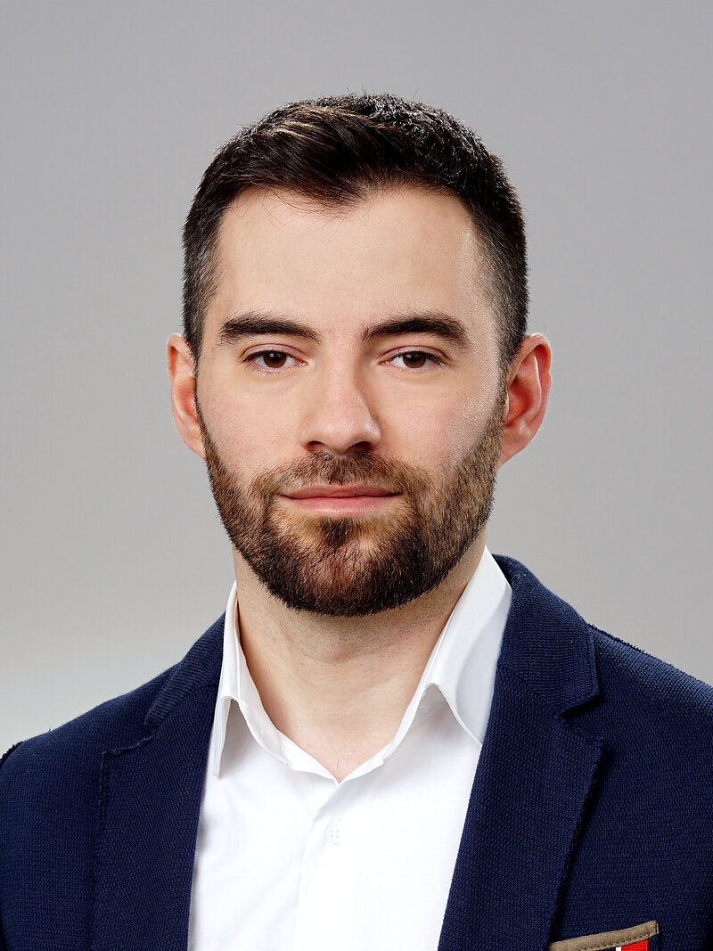 Mujedin Tairi, Gründer von Nuvero